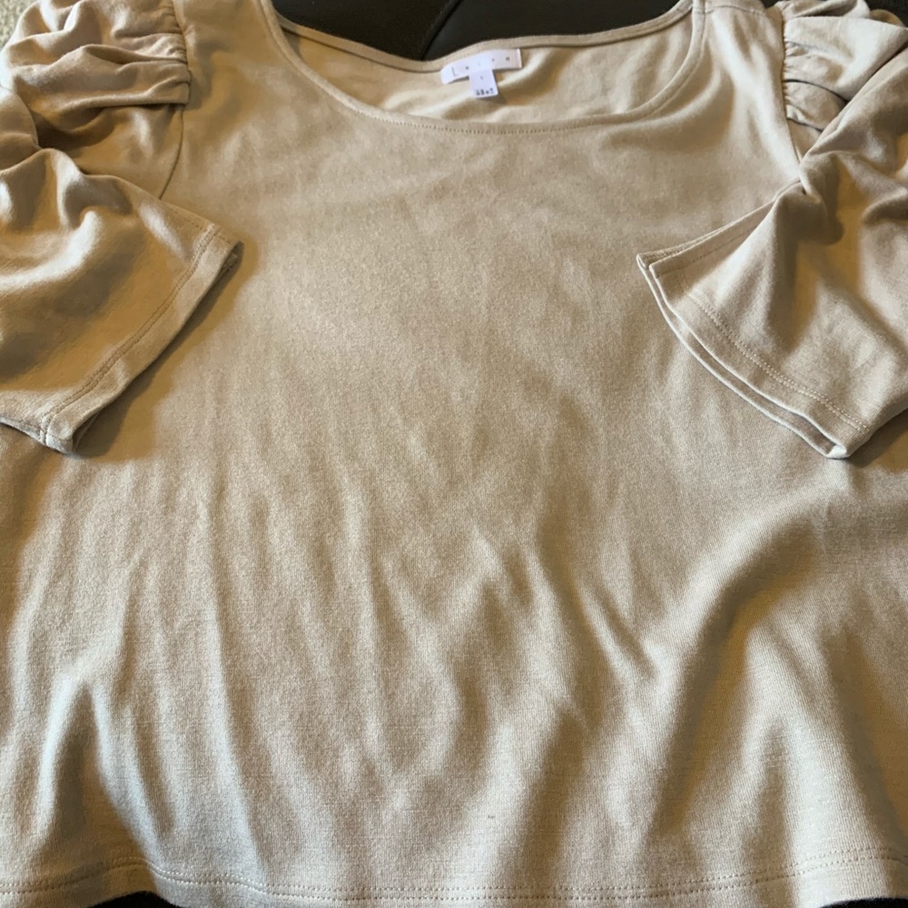 Leith Beige Crop Ruffle Shoulder Shirt Sz L NWOT